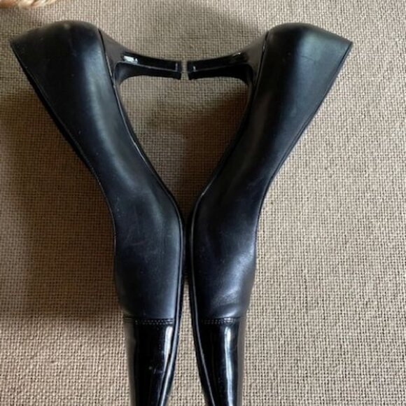 SALVATORE FERRAGAMO Cap Toe Black Leather Women’s Kitten Heel Pumps Shoes Sz 8AA - Picture 5 of 6